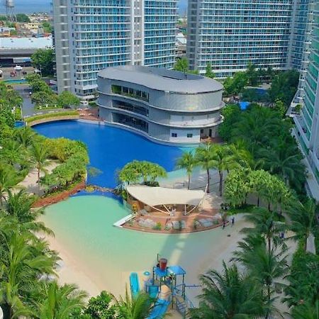 Azure Urban Resort Paranaque City Экстерьер фото